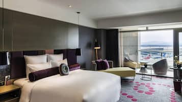 Habitación Deluxe, 1 cama King size | 1 habitación, minibar, caja de seguridad en la habitación y escritorio