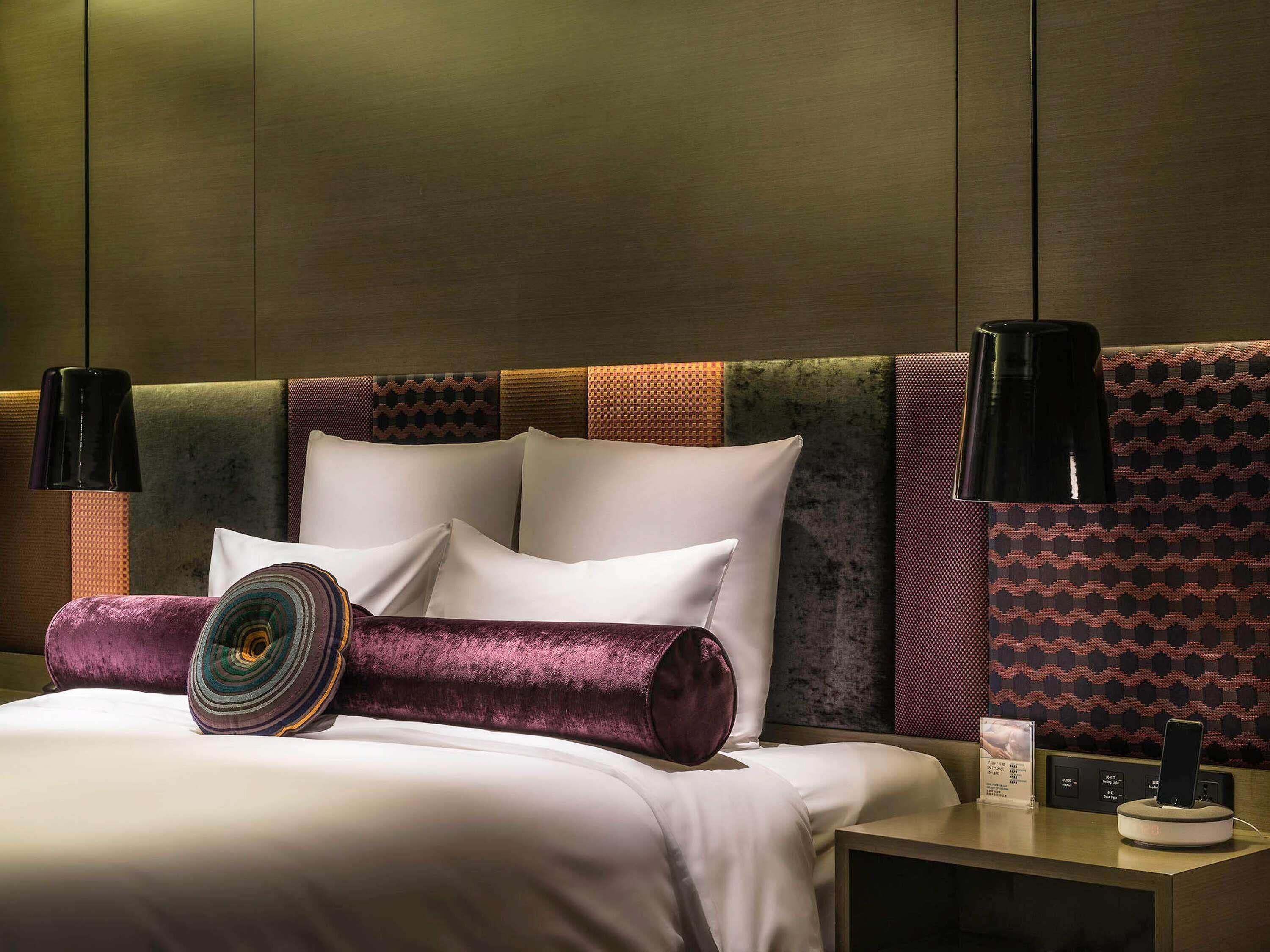 Deluxe Room, 1 King Bed