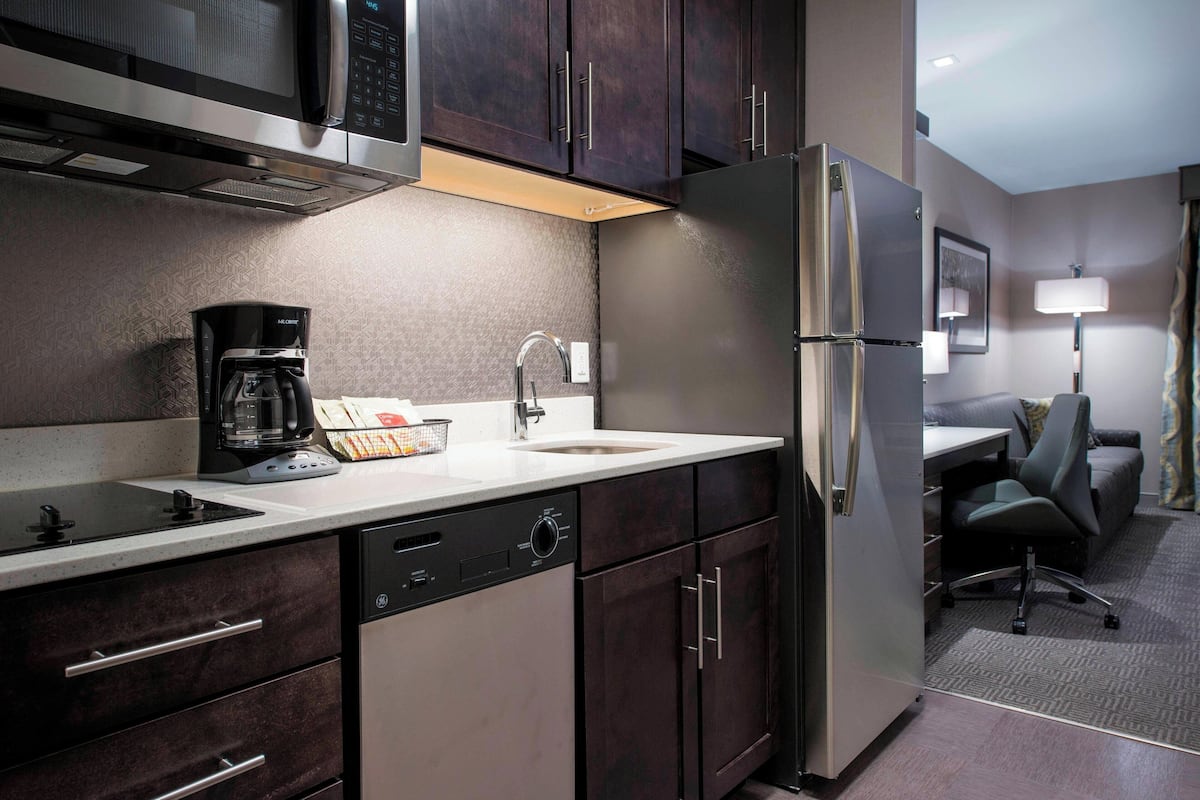 Studio, 1 King Bed with Sofa bed, Non Smoking | Private kitchen | Fridge, microwave, stovetop, dishwasher