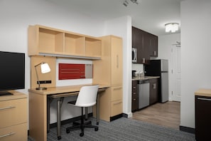Suite, 1 Bedroom | In-room safe, desk, laptop workspace, blackout curtains - TownePlace Suites by Marriott Gainesville Northwest (Gainesville)