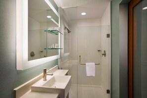 Shower, free toiletries, hair dryer, towels - Springhill Suites by Marriott Houston Dwntn/Convention Cntr (Houston)