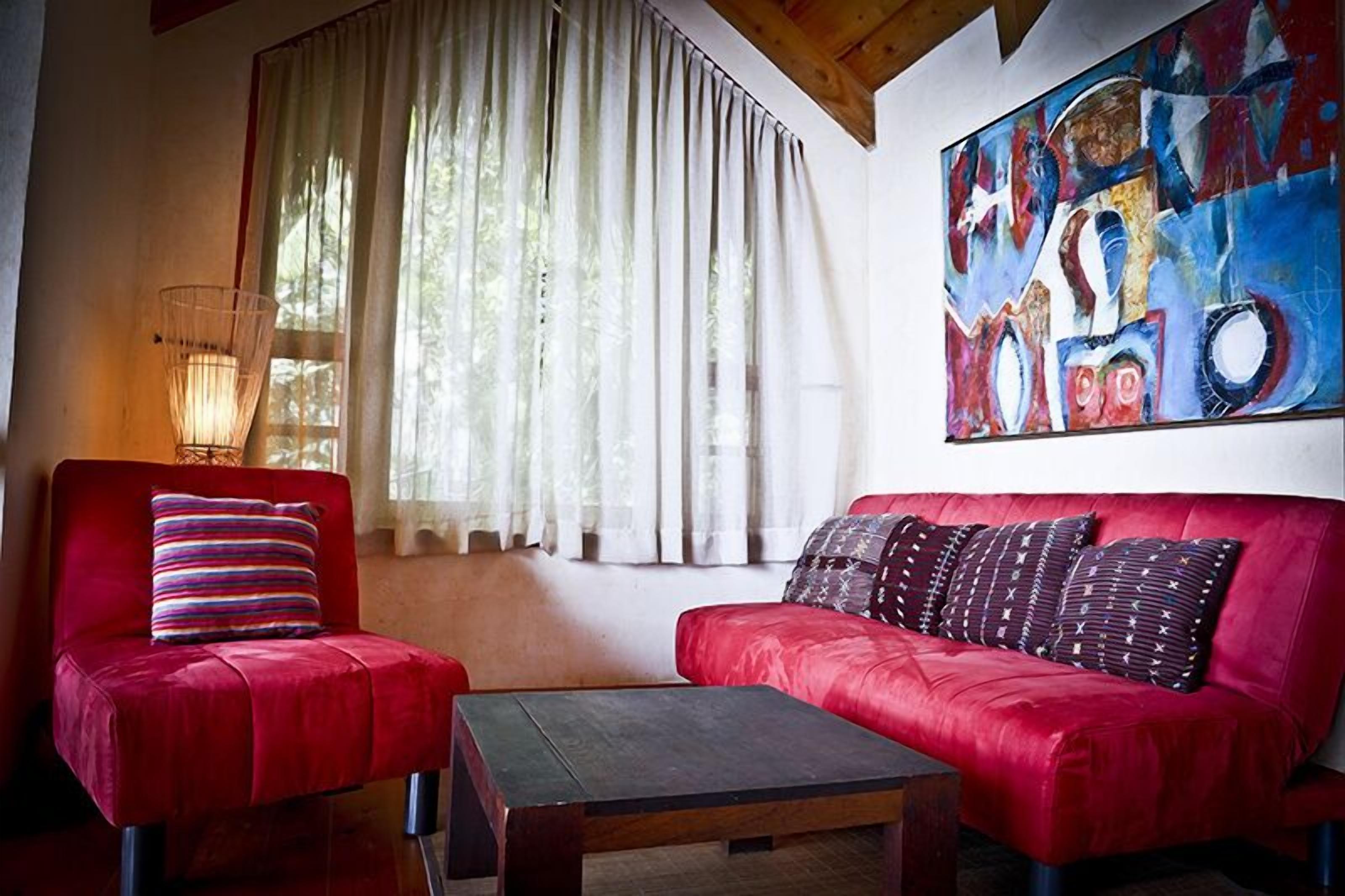 Family Room | Living area | 32-inch TV with cable channels