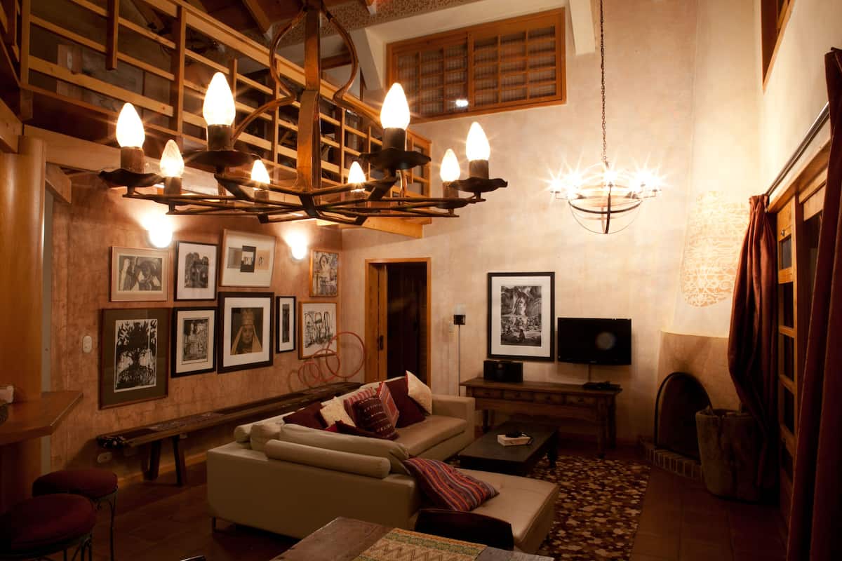 Habitación familiar | Sala de estar | Televisión de 32 pulgadas con canales por cable