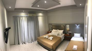 Superior Apartment, 1 Bedroom, Sea View | In-room safe, free WiFi, bed sheets