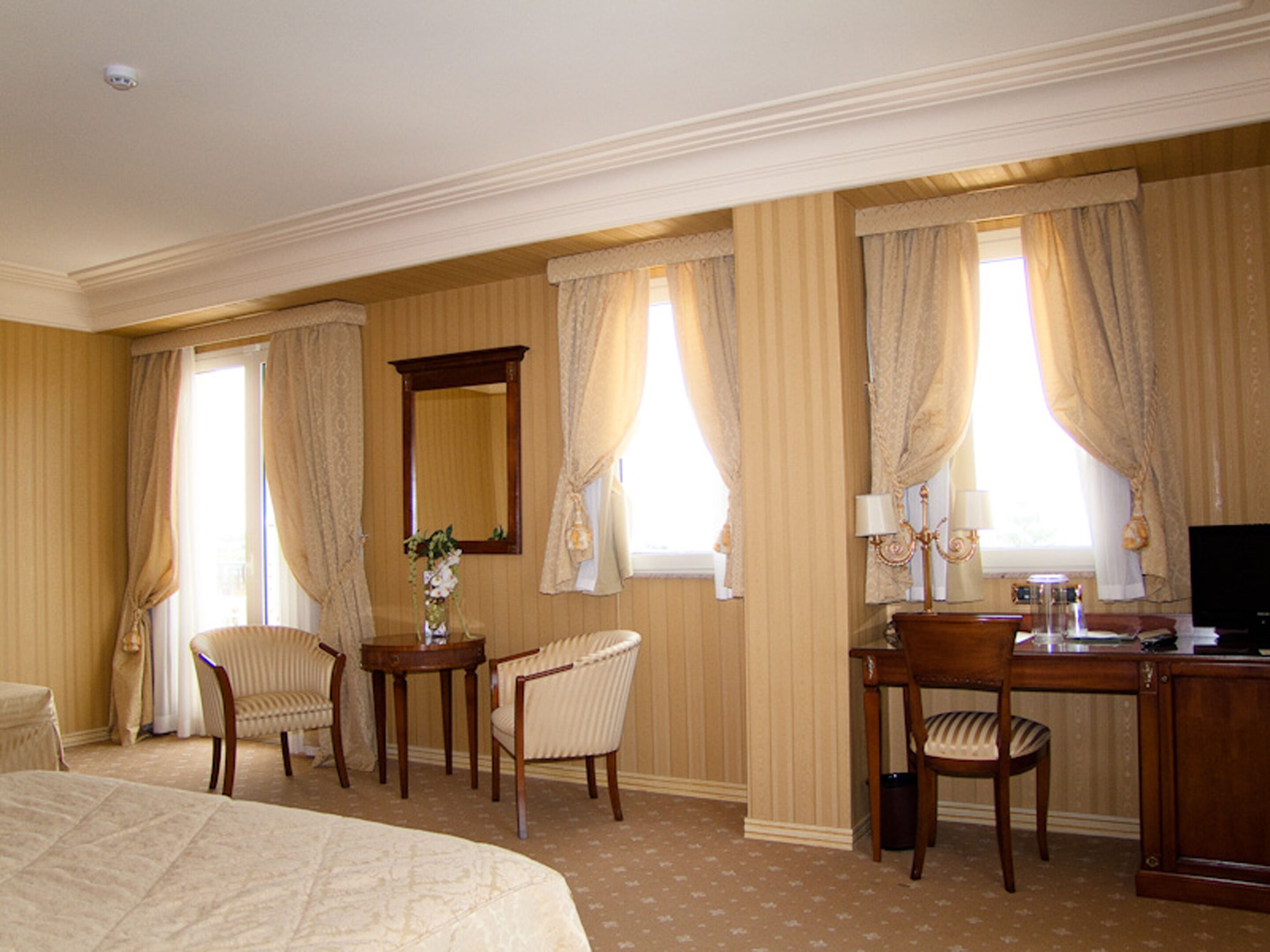 comfort double room | 1 bedroom, minibar, in-room safe, desk