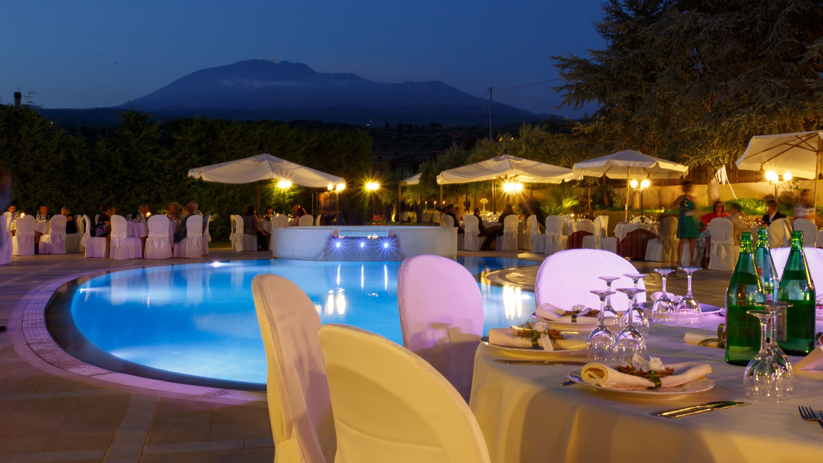 outdoor pool, pool loungers