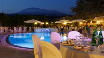 Außenpool, Liegestühle