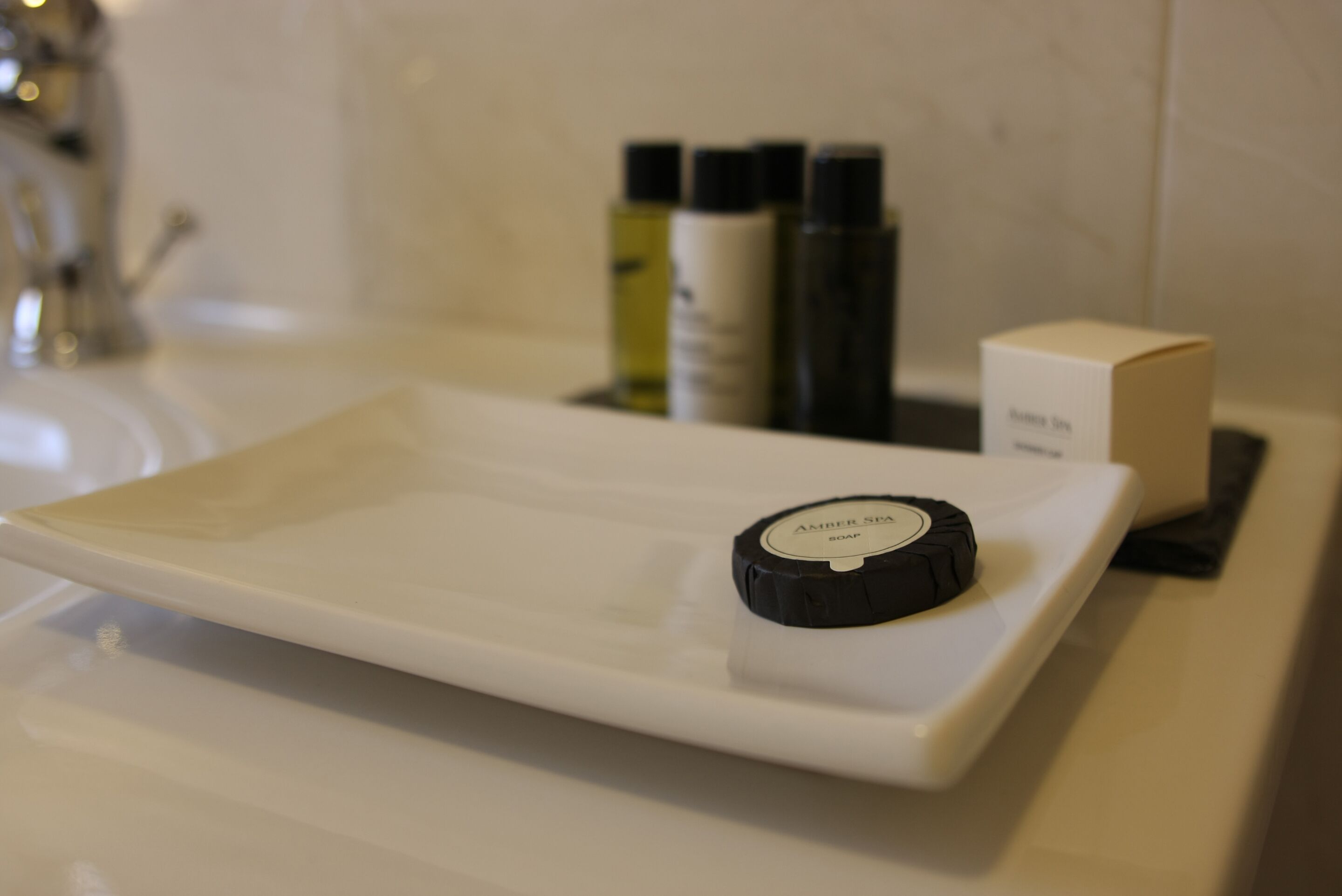 comfort double room | bathroom | free toiletries, hair dryer, bidet, towels