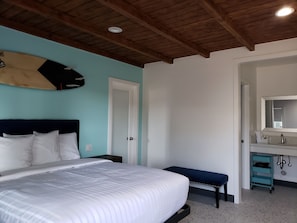 Chambre Deluxe, plusieurs lits | Wi-Fi gratuit, draps fournis