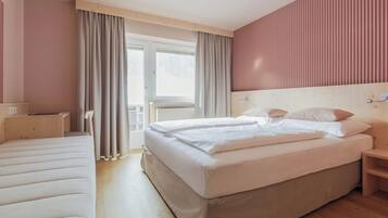 Superior Double Room (Guesthouse) | In-room safe, blackout drapes, soundproofing, free rollaway beds