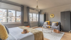 Living area - Gran Vía by The Streets (Barcelona)
