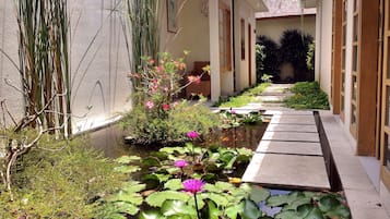 Liệu pháp hương thơm, massage đá nóng, massage mô sâu, massage Thái