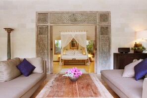 Royal Villa, 1 Bedroom, Private Pool | In-room safe, iron/ironing board, free WiFi, bed sheets - Villa Bali Asri Batubelig (Seminyak)