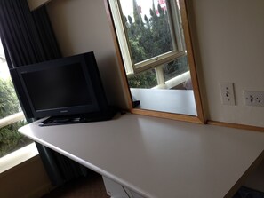 Cots/infant beds, free WiFi, bed sheets - Aberdeen Motor Inn (Newtown)