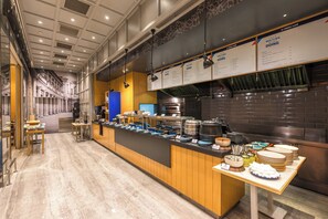 Desayuno bufé gratuito y diario