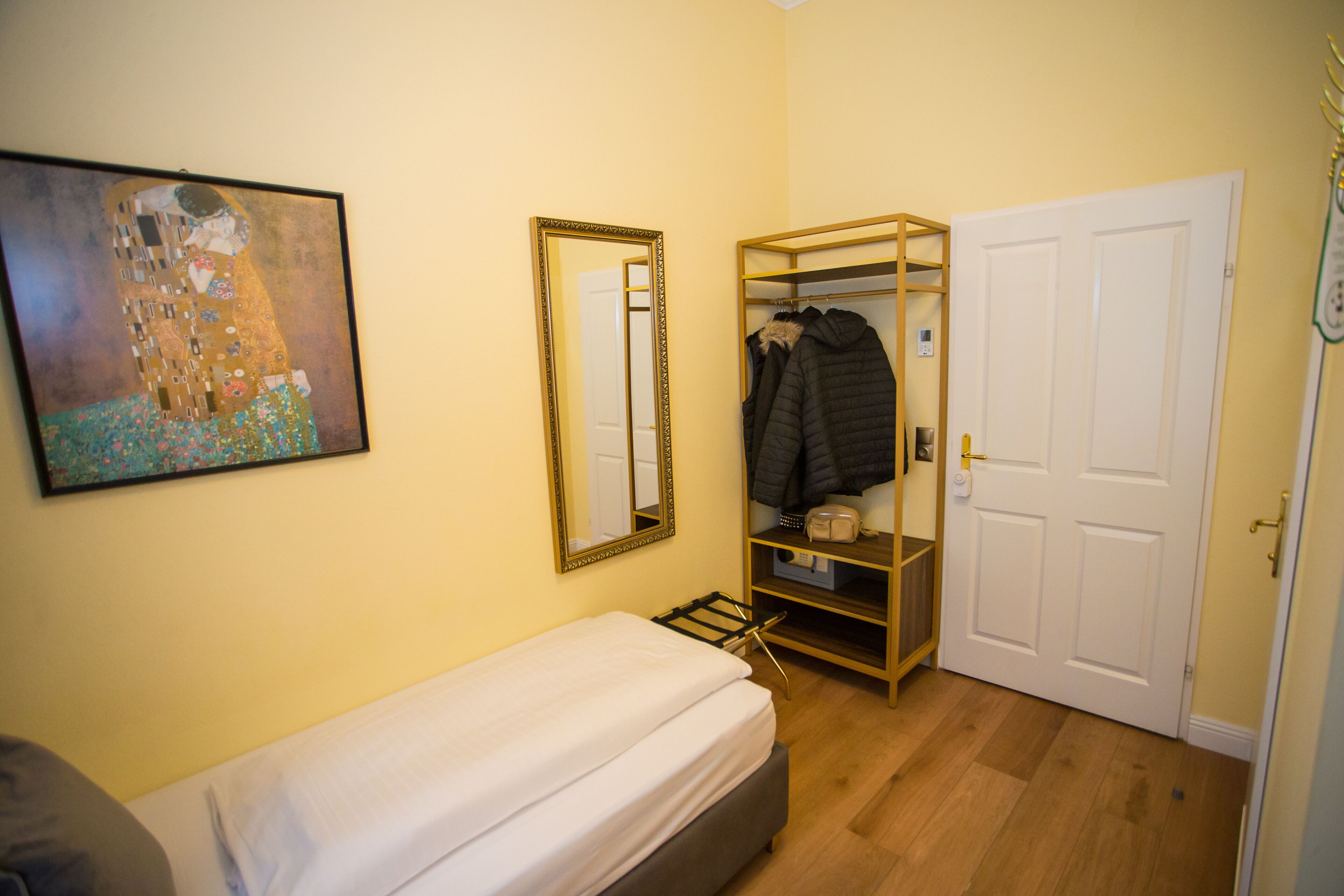 single room (small) | minibar, in-room safe, free wifi, bed sheets