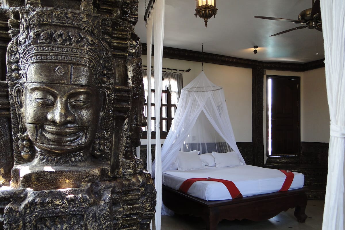 Standard Double Room, Pool View | Minibar, in-room safe, desk, rollaway beds