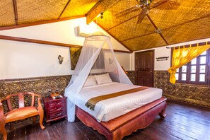 Chambre Double Supérieure, vue piscine