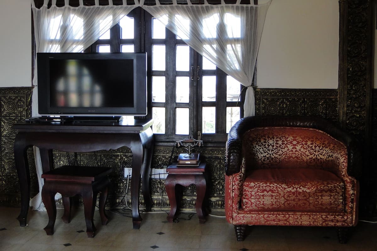 Deluxe Double Room, Poolside | Minibar, in-room safe, desk, rollaway beds