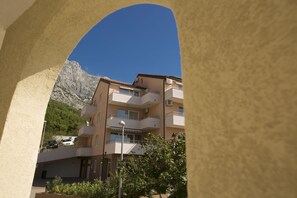 Exterior - Apartments Vila Adrijana and Fitness Studio Wolf (Baska Voda)