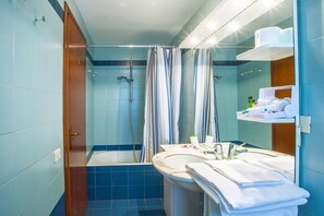 Free toiletries, hair dryer, towels - Agriturismo Cavendo Tutus (Rome)