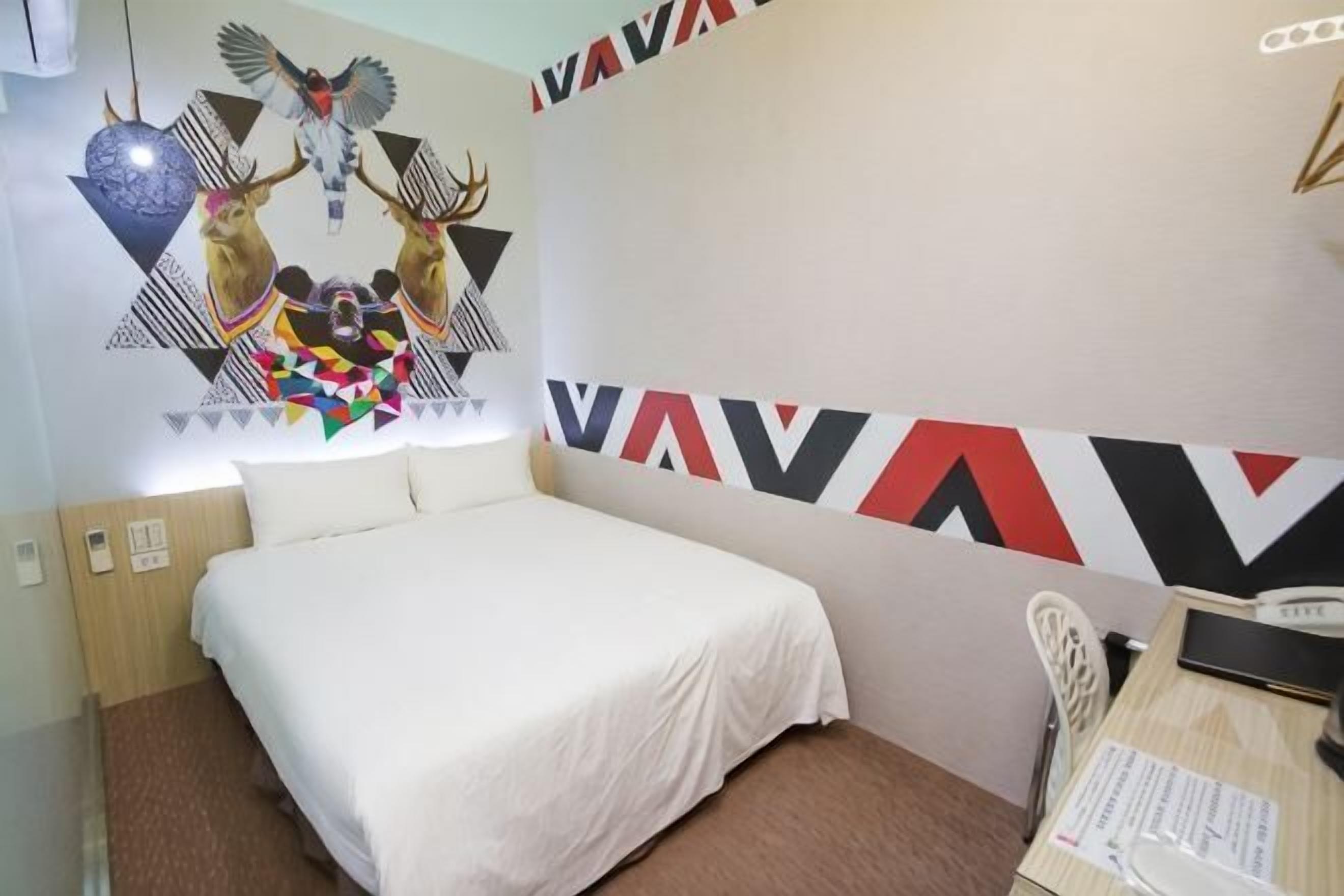Individually decorated, blackout curtains, free WiFi, bed sheets