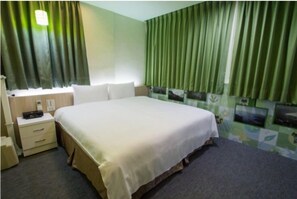 Deluxe Double Room | Individually decorated, blackout drapes, free WiFi, bed sheets - Morwing Hotel - Ocean (New Taipei City)
