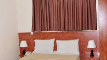 Single Room | In-room safe, laptop workspace, soundproofing, rollaway beds