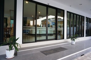 ด้านหน้าที่พัก