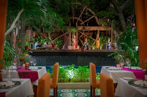 Theater show - Golden Temple Residence (Siem Reap)