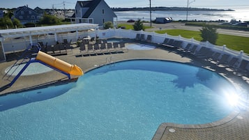 2 indoor pools, outdoor pool