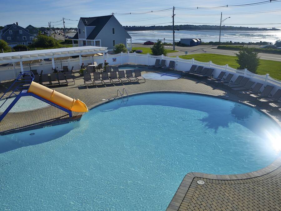 2 indoor pools, outdoor pool
