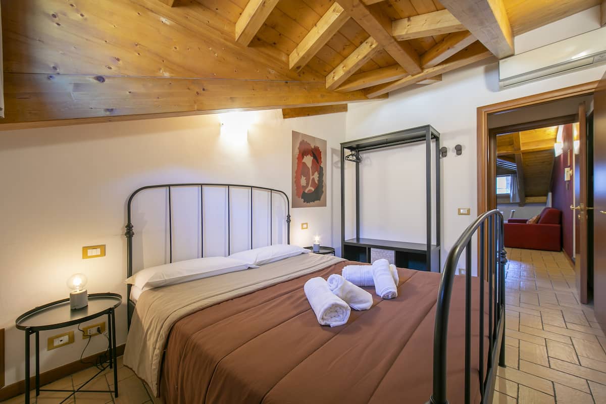 Appartamento City, 1 camera da letto (Via Rodari 6) | 1 camera, una scrivania, culla da viaggio, Wi-Fi gratuito