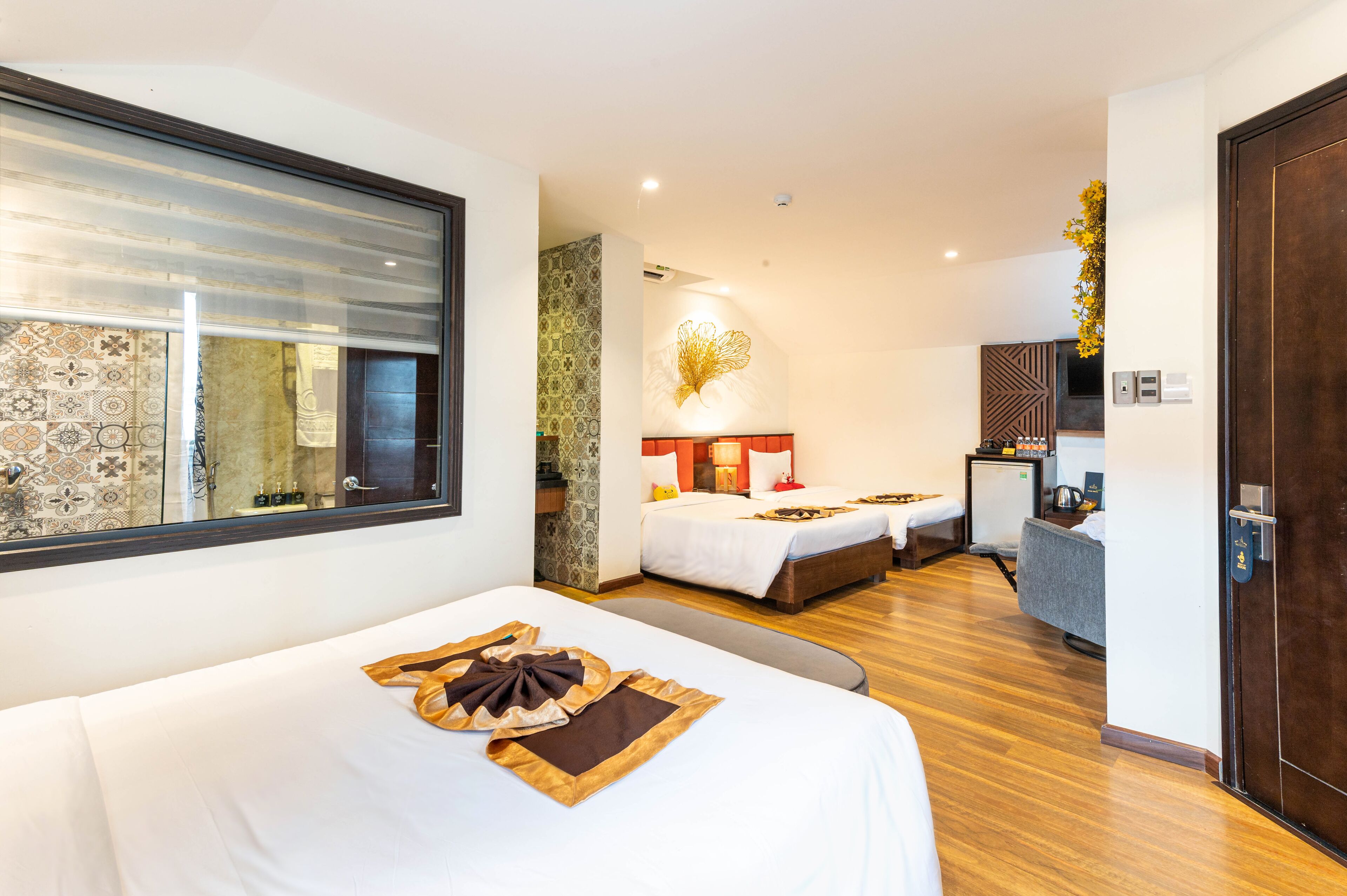 Phòng dành cho gia đình | Minibar, két bảo mật tại phòng, bàn, phòng cách âm 