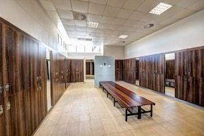 Couples treatment rooms, sauna, steam room, body treatments
