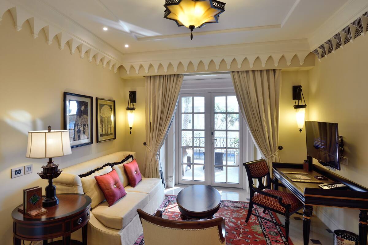 1 bedroom, premium bedding, in-room safe, desk