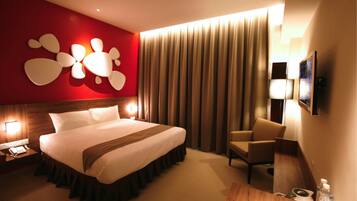 Desk, rollaway beds, free WiFi, bed sheets