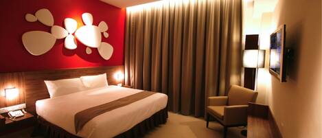 Een bureau, extra bedden (toeslag), gratis wifi, beddengoed