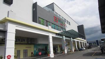 A building with a large sign reading "Post Office" and "Hotel".