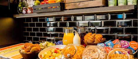 Desayuno buffet todos los días (con cargo)