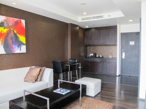 Habitación doble Grand | Minibar, caja de seguridad en la habitación y escritorio 