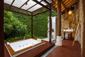 Free toiletries, hair dryer, bathrobes, slippers - Astagina Resort Villa and Spa (Legian)