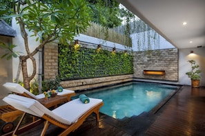 Private pool