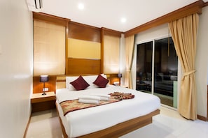 Premium bedding, minibar, in-room safe, desk