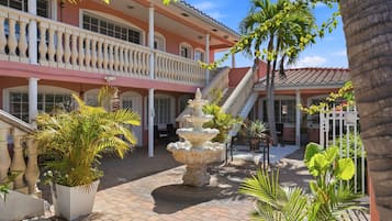 Utsikt mot innergård