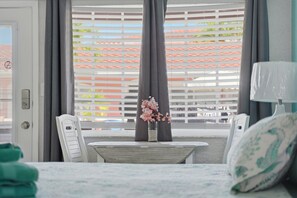 Standard Room | In-room dining