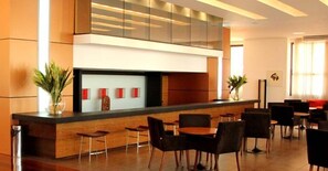 Petit déjeuner, déjeuner et dîner servis sur place