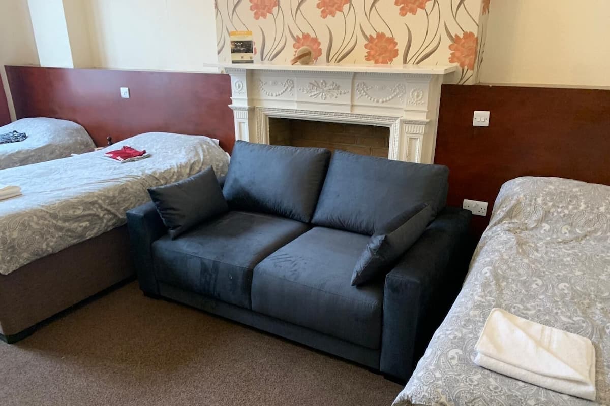 Suite, Shared Bathroom (with sofa bed)