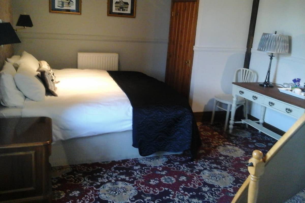 Deluxe-Doppelzimmer, mit Bad (and over head shower)