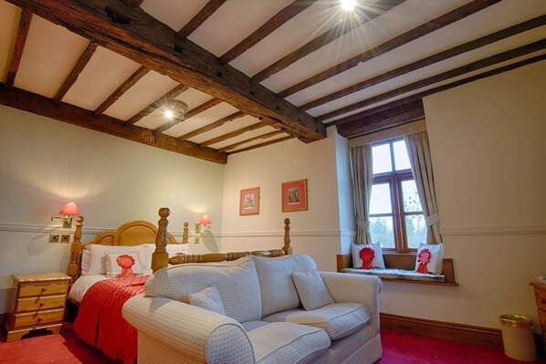 Kahden hengen deluxe-huone, kylpyhuone makuuhuoneen yhteydessä (and over head shower)